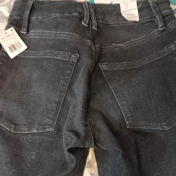 Good American Jeans - Picture 2 of 5